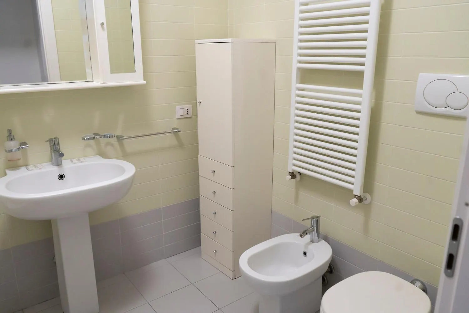 Apartment Var24 Loreto - Duomo-Modern House Milan Italy
