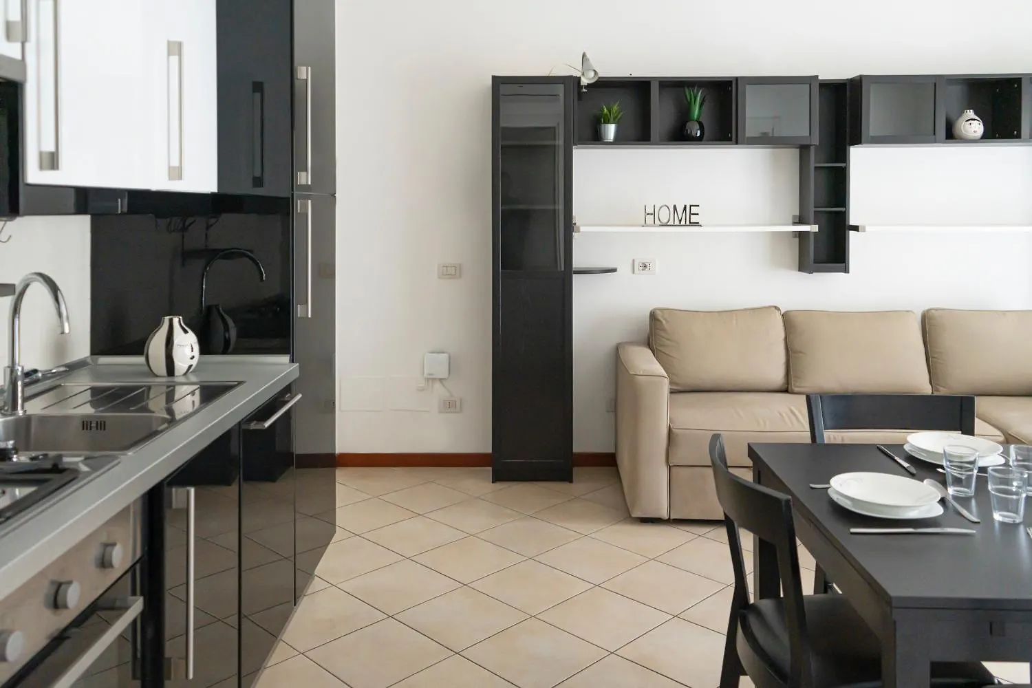 Var24 Loreto - Duomo-Modern House Milan Apartment